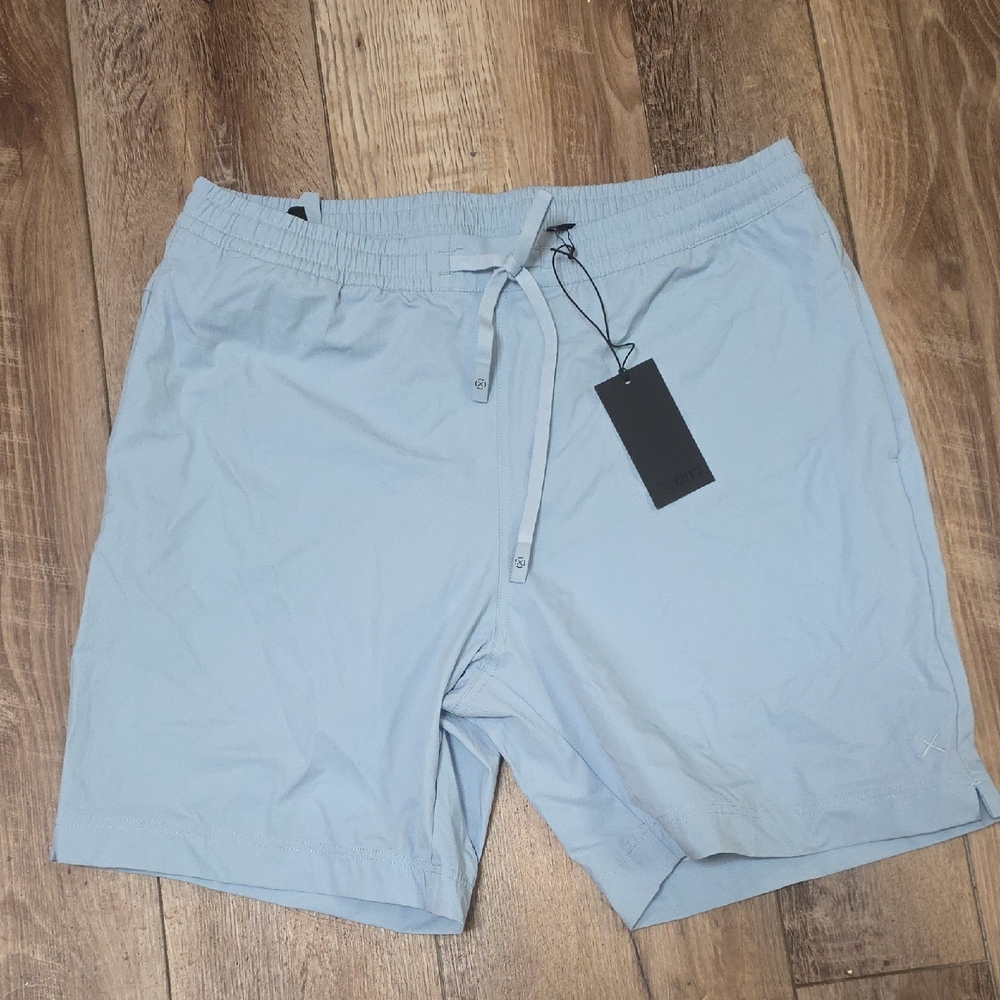 NWT Men's CUTS ELASTIC WAIST SKY COLORED WEEKENDER/CROSSOVER 7' SHORT. XL L 19"